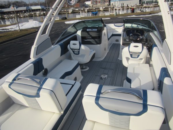 New 2024 Chaparral 250 OSX for sale